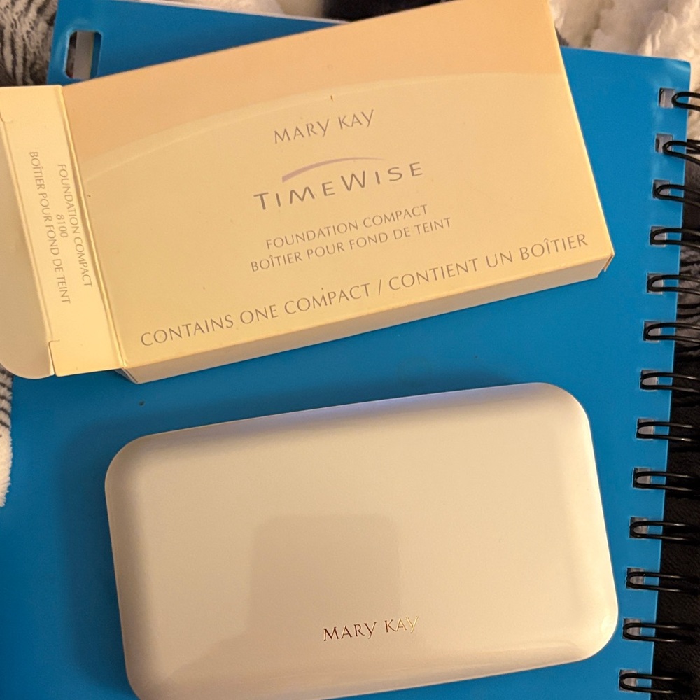 Mary Kay TimeWise Foundation Compact in Cream